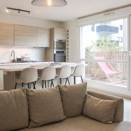 Lovely Spacious Duplex In Saint-ouen سانت أويه